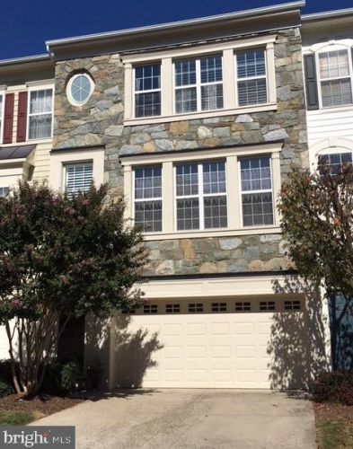2106 Capstone Cir, Herndon, VA 20170-4098