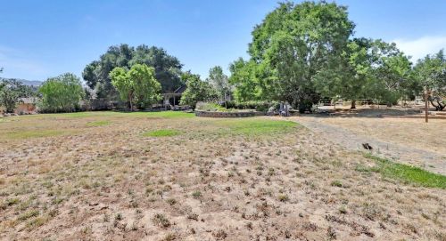 10000 Walter Welsher Ct, Gilroy CA  95020-9704 exterior