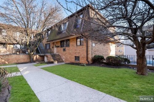 8993 Teaneck Rd, Ridgefield Park NJ  07660-1127 exterior