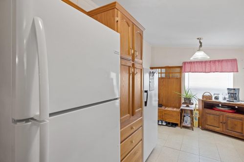 251 Fire Pond Rd, Hopkinton NH  03229-2923 exterior