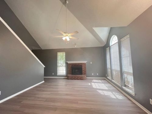 1700 Creekpoint Dr, Lewisville TX  75067-4986 exterior