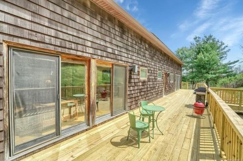 5 Peach Tree Ln, Warwick NY  10990-3133 exterior