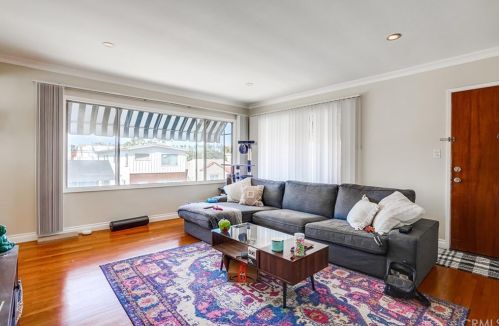 70 Roycroft Ave, Long Beach CA  90814-1822 exterior