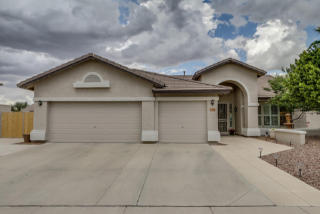 7056 Angela Dr, Glendale, AZ 85308-8418