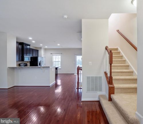 1708 Rockledge Ter, Woodbridge VA  22192-2508 exterior