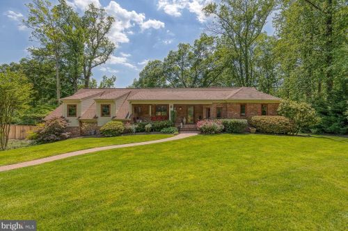 3257 Juniper Ln, Falls Church, VA 22044-1610