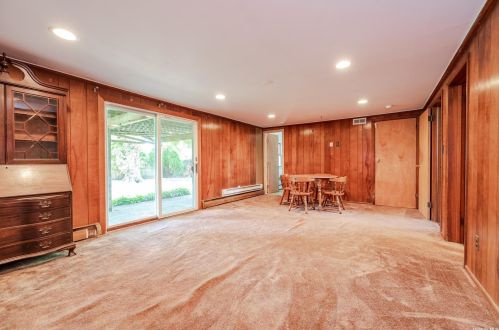 620 Dyre Ave, West Islip NY  11795-3312 exterior