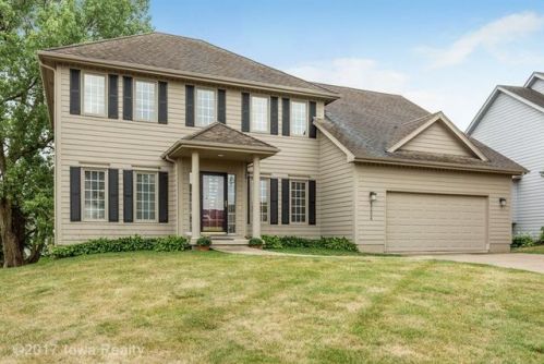 8004 Wilden Dr, Des Moines, IA 50322-7016