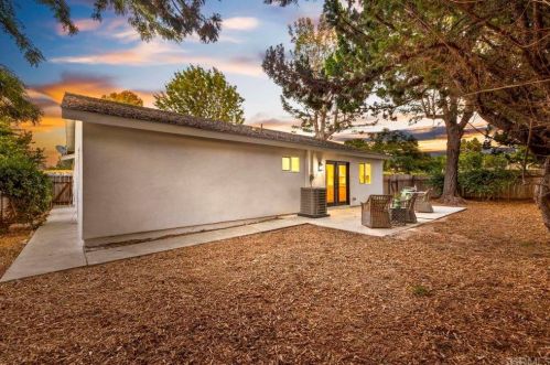 2079 Park Dale Ln, Encinitas CA  92024-4325 exterior