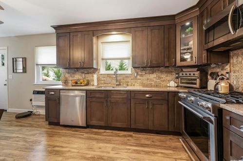 103 Madison St, Manor Park, NY 11950-3901