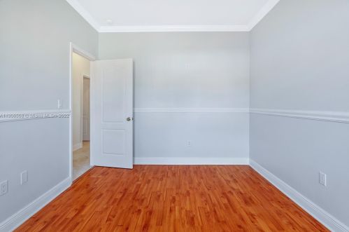 7090 5th Ave, Hialeah FL  33014-4952 exterior