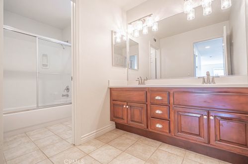 28342 Lorita Ln, Santa Clarita CA  91350-3211 exterior