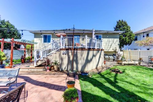 114 Granada Pkwy, North Lindenhurst NY  11757-6013 exterior