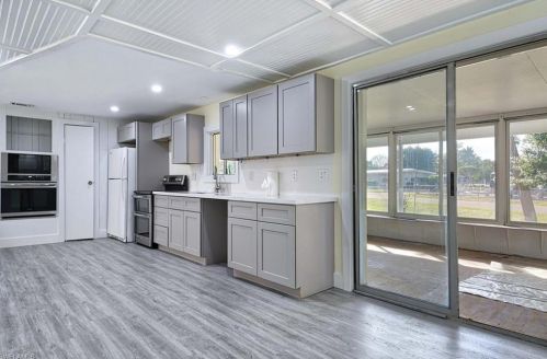 23 Derhenson Dr, Naples FL  34114-8202 exterior