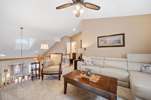 7044 Clubview Dr, Bridgeville PA  15017-1097 exterior