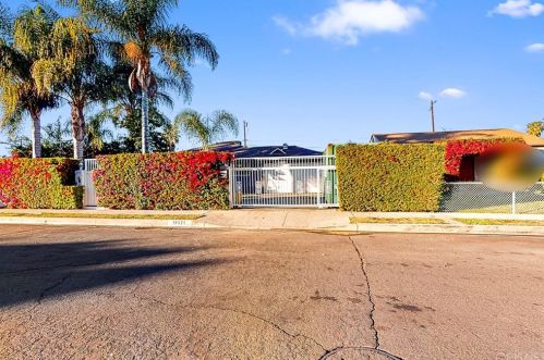 16931 Hart St, Van Nuys CA 91406-4507 exterior