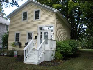 130 Fort Hill Ave, Canandaigua, NY 14424-1156