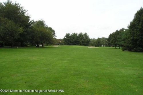 29 Hampton Ct, Tinton Falls NJ  07701-5407 exterior