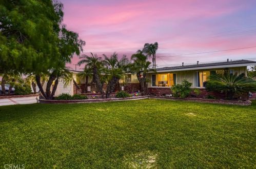 10332 Dewey Dr, Garden Grove, CA 92840-1114