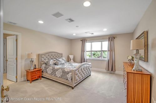 24 Dora Ln, Holmdel Village NJ  07733-1671 exterior