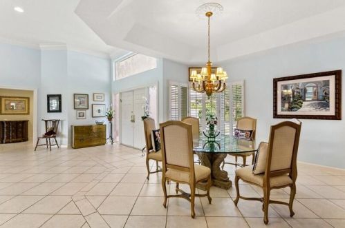 3131 Embassy Dr, West Palm Beach, FL 33401-1043
