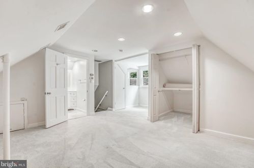 3073 Cleveland Ave, Washington DC 20008-3450 exterior