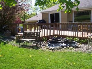 2450 Magna Vista Dr, Jackson, WI 53037-9598