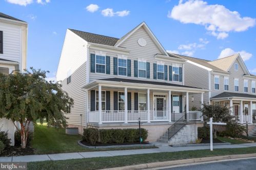 445 Lord Fairfax St, Charles Town WV  25414-2603 exterior