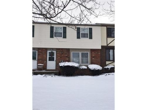 1805 Higby Dr, Cuyahoga Falls, OH 44224-1479