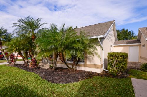 335 Tuscany Way, Fort Pierce FL  34986-2151 exterior