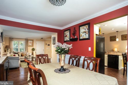 59 Greenbrook Dr, Columbus NJ  08022-2323 exterior