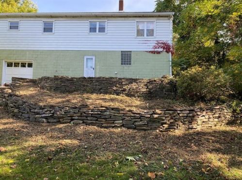 806 Jean St, Connellsville PA  15425-4613 exterior