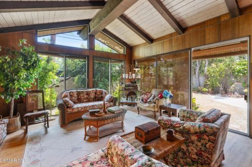 12622 Sarah St, North Hollywood CA  91604-1115 exterior