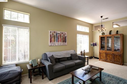 2209 Willow Ave, West Pittsburg, CA 94565-4301