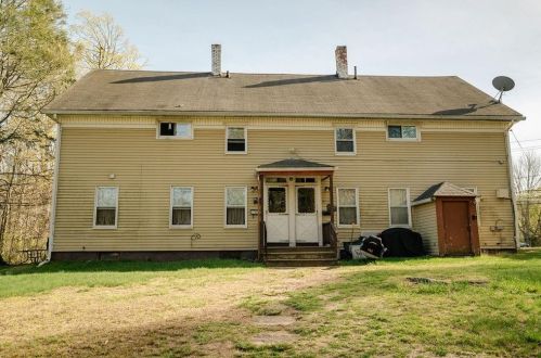 437 Church St, Glocester, RI 02859-2604