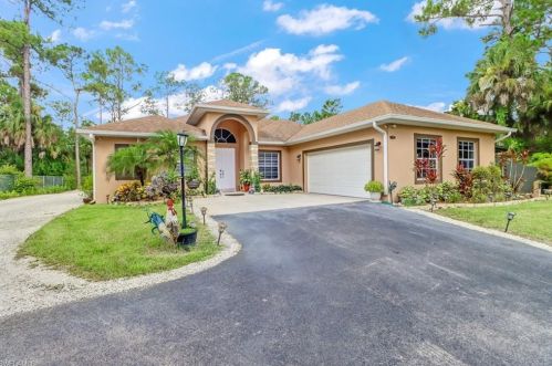 112 14th Ave, Naples, FL 34120-2309