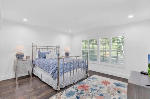 1905 Imperial Golf Course Blvd, Naples FL  34110-1007 exterior