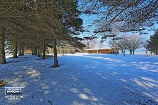 12419 Lakeshore Rd, Cleveland, WI 53015-1348