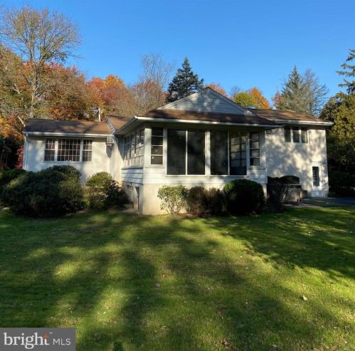 678 Cathcart Rd, Blue Bell PA  19422-1404 exterior