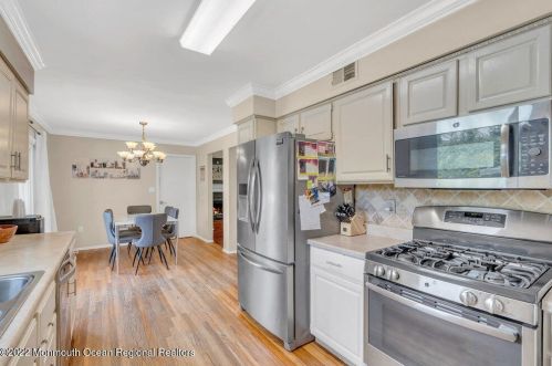 28 Linda Dr, Jackson Twp NJ 08527-5026 exterior