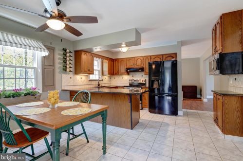 1942 Bergdoll Ave, Boothwyn PA 19061-2618 exterior