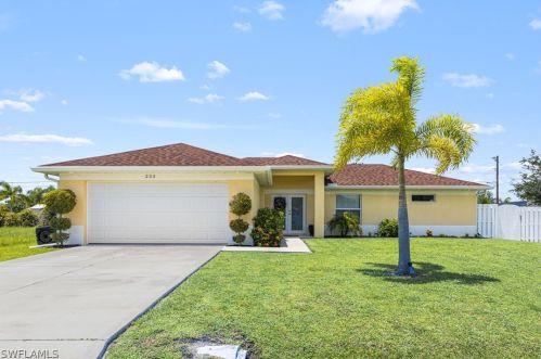 223 31st St, Cape Coral, FL 33904-3438
