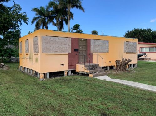 141 Greenstar Ave, Pahokee FL  33476-1421 exterior