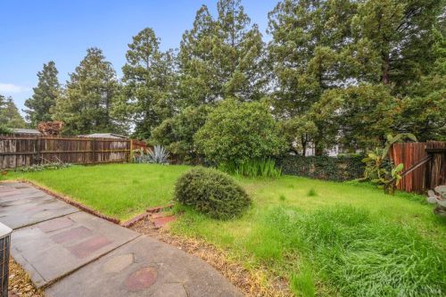 14 Bel Air Cir, Fairfield CA  94533-2811 exterior