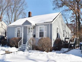69 Durant St, Manchester, CT 06040-4042