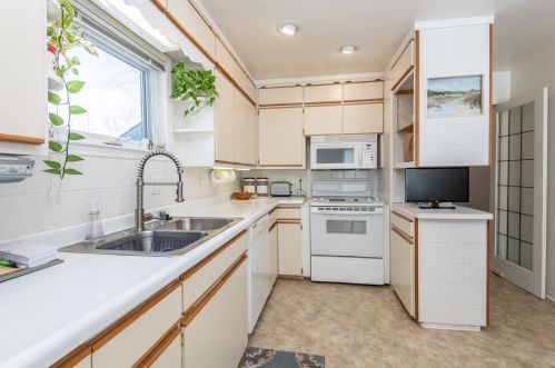 6881 91, Milwaukee WI 53224-4712 exterior