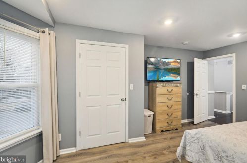 123 Maple Ave, West Deptford NJ  08093-1136 exterior