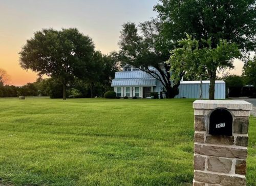 207 Solar Way, Denton, TX 76207-2205