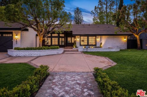 445 Sinaloa Rd, Simi Valley CA  93065-5430 exterior