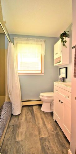 1 San Antonio Dr, Fremont NH  03044-8204 exterior